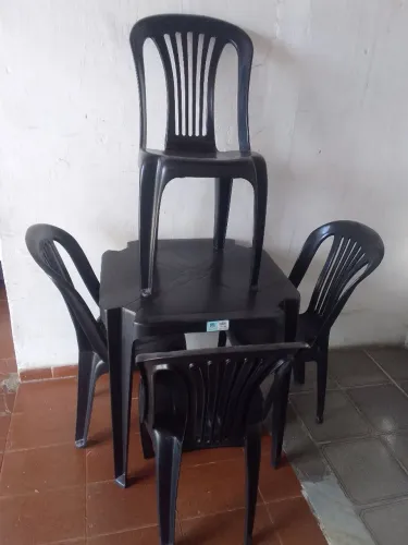 mesas e cadeiras 