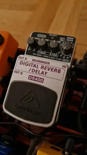 Pedal guitarra digital reverb delay behringer
