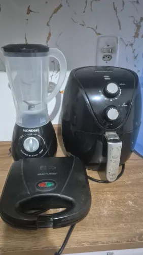 Air fryer, liquidificador e sanduicheira 200 reais