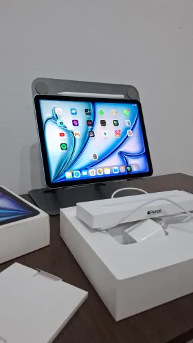 Vendo iPad Air 11" (M4) 2026 Wi-Fi 128 GB com Apple Pencil e com garantia da Apple vigente