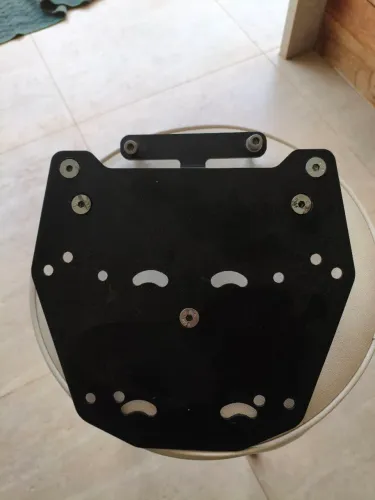 Suporte bagageiro cruisym 300 novo praticamente 