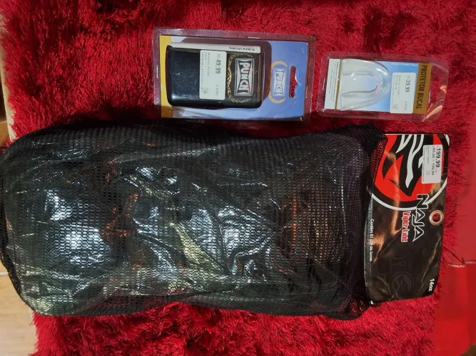 Luvas de Muay Thai + Bandagem + Protetor Bucal