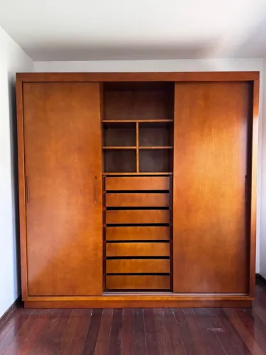 Guarda-Roupa Casal 3 Portas de Correr | 6 Gavetas | Excelente Estado