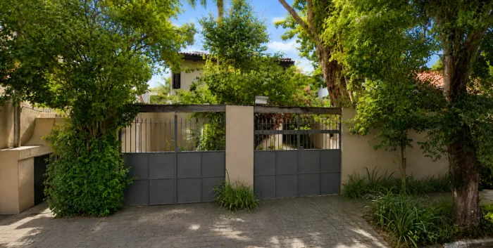 Casa para venda em Butantã com 4 quartos, sendo 1 suíte, 299m²