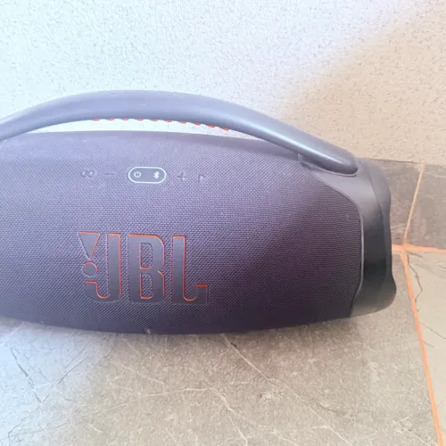 JBL bombox 3 completa com caixa carregador pra hoje 