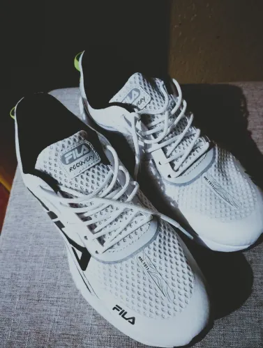 Vendo ou troco tenis Fila