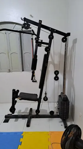 Aparelho de musculação 