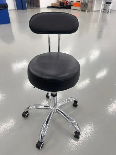 Cadeira Mocho Giratória com Encosto