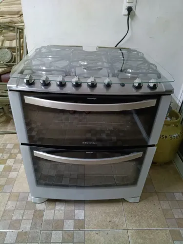 Vendo fogão Electrolux 5 bocas chama tripla 2 fornos com grill entrega gratuita