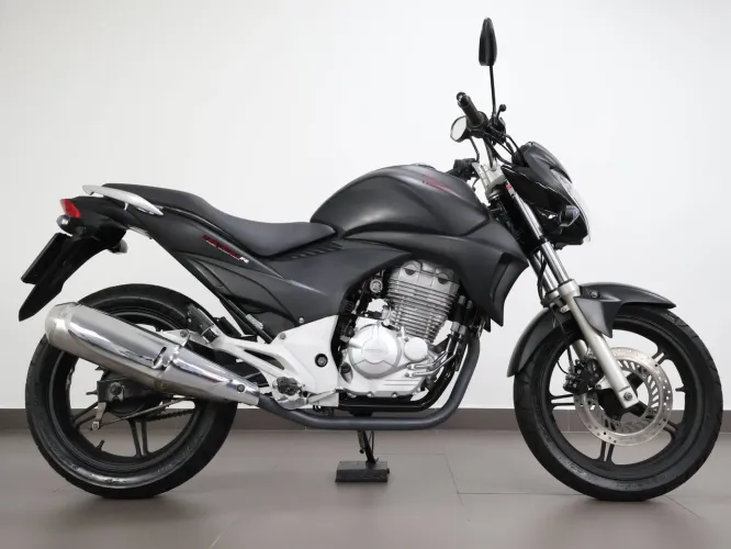 HONDA CB 300R