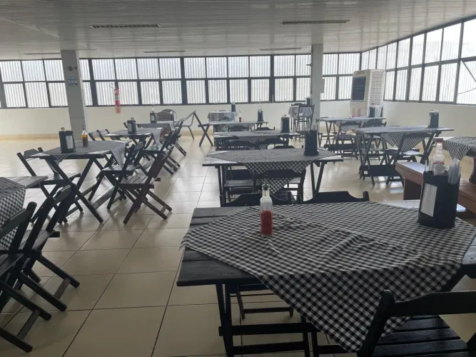 JOGO DE MESA DE 4 LUGARES