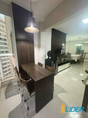 EXCELENTE APARTAMENTO NO SANTA MÔNICA
