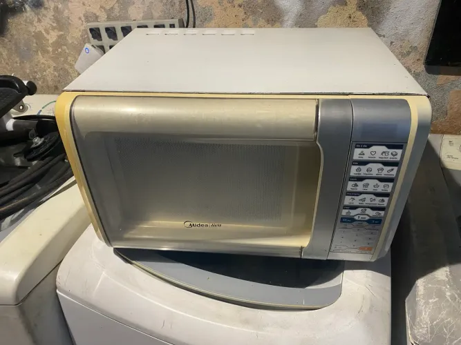 Microondas midea 220v 31 litros funcionando perfeitamente 
