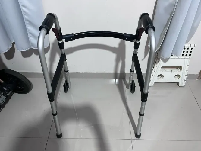 andador ortopédico mercur bc1547 com rodas