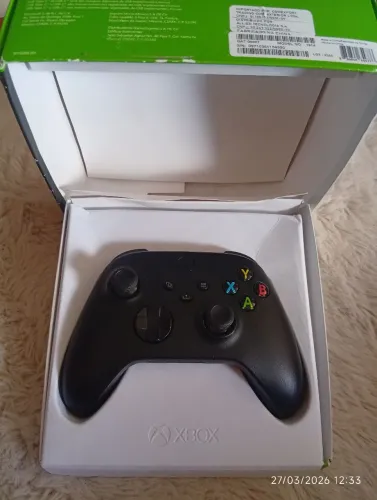 Vendo controle de x-box semi novo 