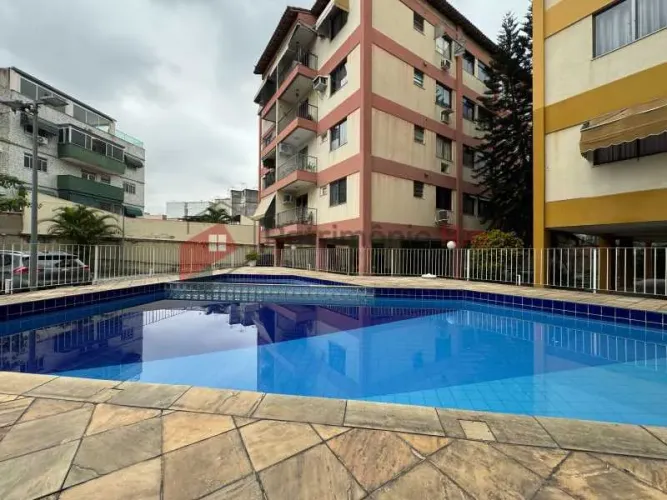 Vista Alegre - 2 quartos - varanda - vaga de garagem - piscina - Aceitando Financiamento!
