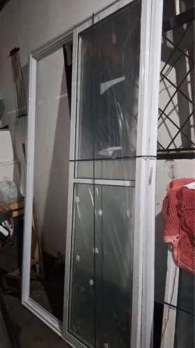 Porta e Janelas de Esquadria de Alumínio