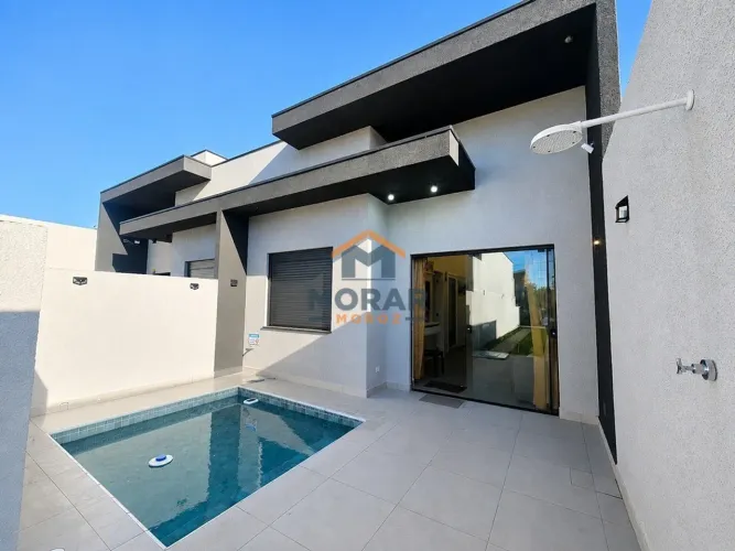 Casa com 2 dormitórios e Piscina