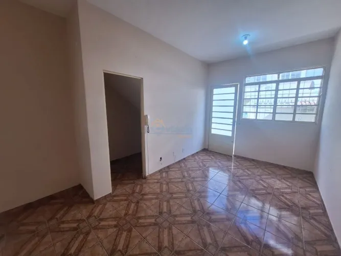 Casa geminada 02 qtos