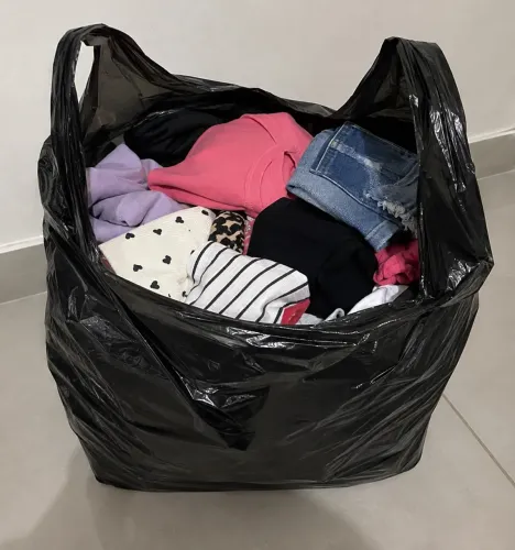 Lote de roupa feminina