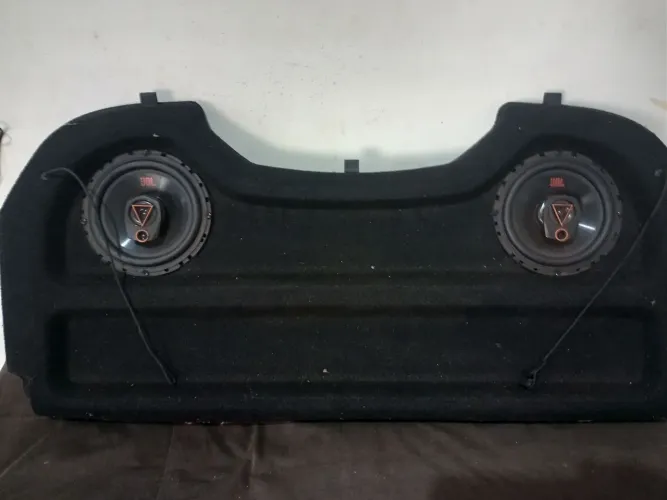 Tampão portas malas kwid  auto falante JBL