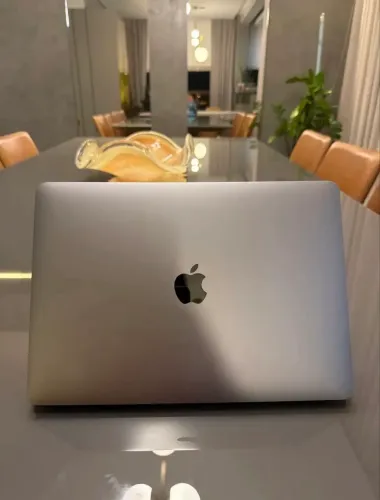 MacBook Pro i5 16gb - 512 gb - 2020 touchbar