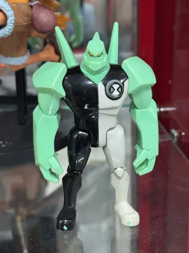 Boneco Ben 10 diamante original completo com acessórios bandai perfeito