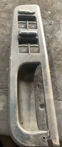 Moldura puxador de porta com comando de vidro Golf Bora