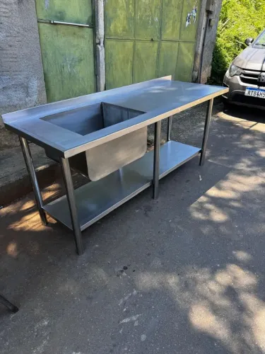 Mesa inox grande  com cuba funda 