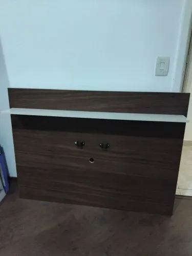 Painel para TV marrom