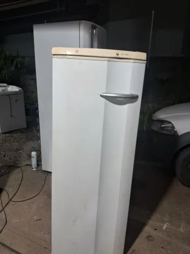 Freezer Electrolux 210L