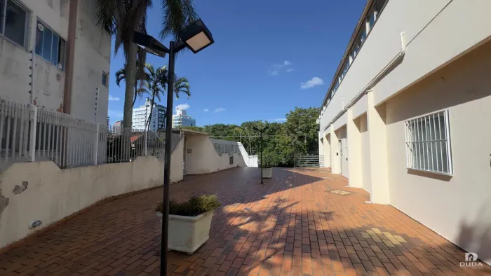 Kitnet mobiliada ao lado da UFSC com garagem