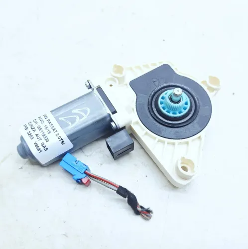 Motor Vidro Dianteiro Direito Passat Tsi 2.0 2016 5q4959802b