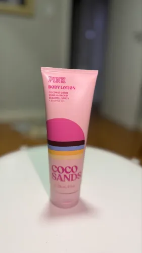 Hidratante corporal Victoria's Secret Pink Coco sands, 236ml