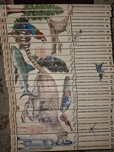 Dicionário enciclopédico ilustrado veja largasse 24 livros.