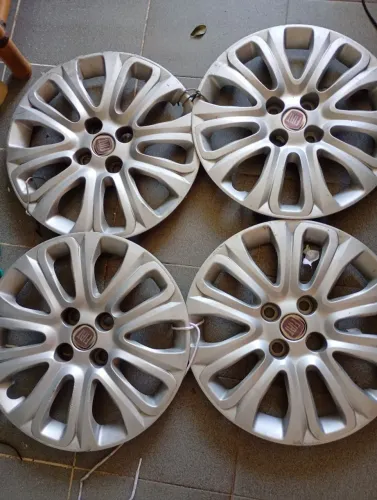 4 calotas originais Fiat. Todas boas