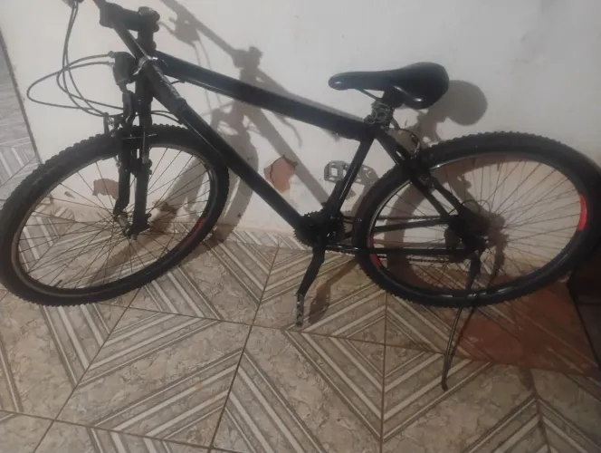 VENDO BICICLETA ARO 29, COM POUCOS DEFEITO !