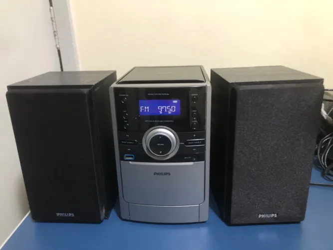 Mini System Philips com CD, Rádio FM e 2 Caixas de Som