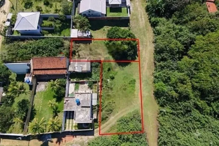 Terrenos à venda em Jaconé, 360m², a partir de R$110.000,00 por unidade.
