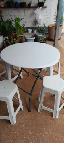 Mesa Dobrável + Banquetas