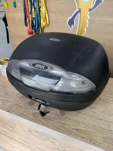 Bau Bauleto Givi 45 Litros E450nt Monolock Simply Lente Fumê