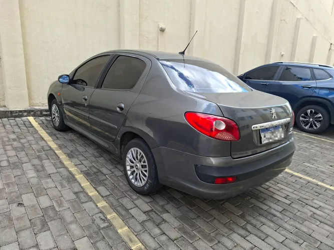 Peugeot 207 Sedan Passion XR 1.4 Flex 8V 4P 2009