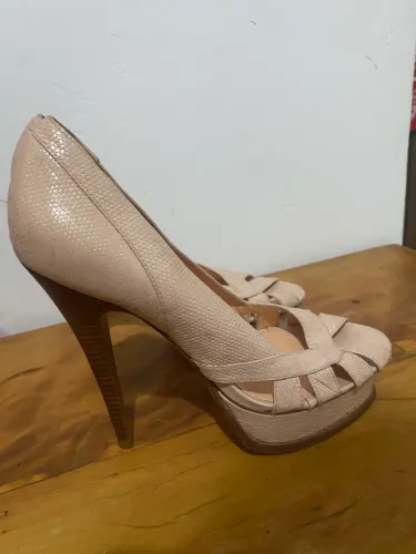 Vendo Sapatos Femininos - R$ 50 Cada