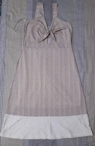 Vendo um vestido novo feminino 