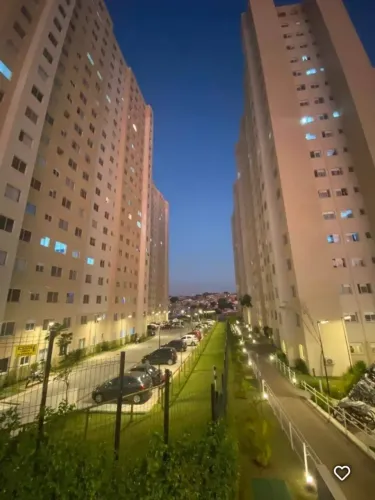 Alugo Apartamento com 1 vaga de garagem.
