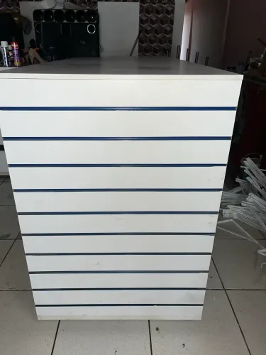 Balcão canaletado para loja ou mercado 