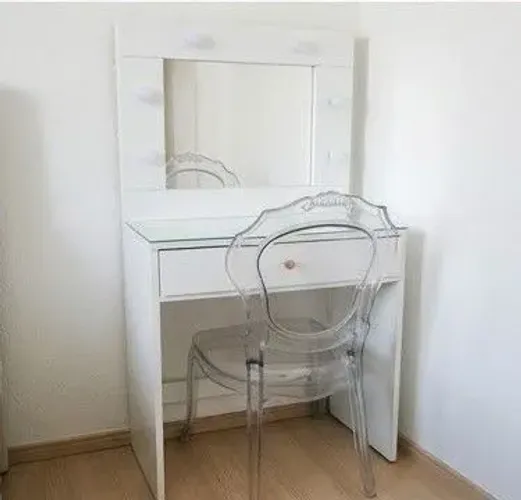VENDO: CAMARIM COMPLETO COM CADEIRA DE ACRÍLICO
