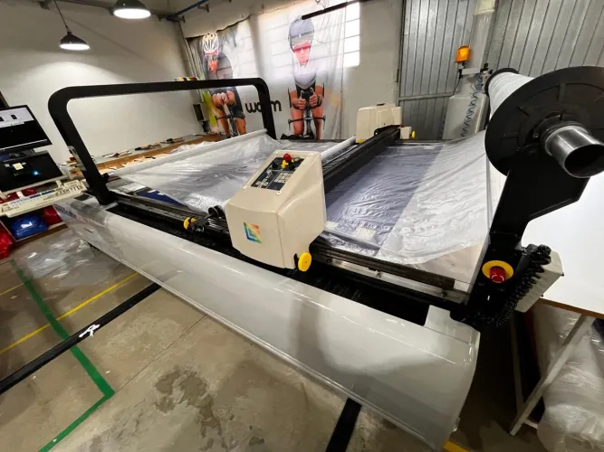 Máquina de corte Automática para confecção