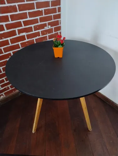 Mesa de jantar 3 pés palito