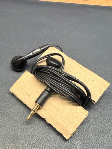 Fone de ouvido entrada P2